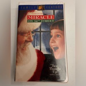 Miracle on 34th Street Christmas VHS Movie
